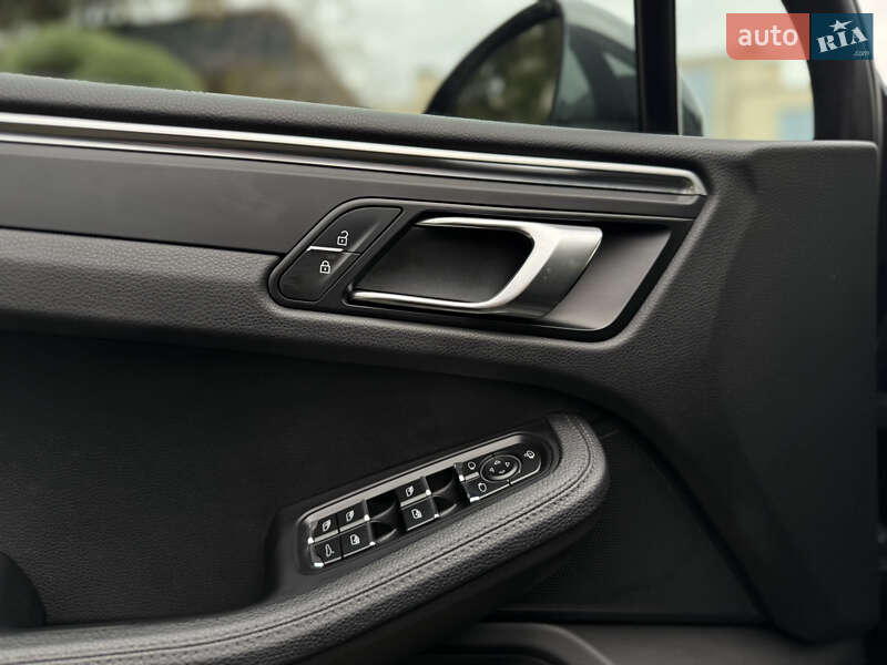 Позашляховик / Кросовер Porsche Macan 2020 в Львові