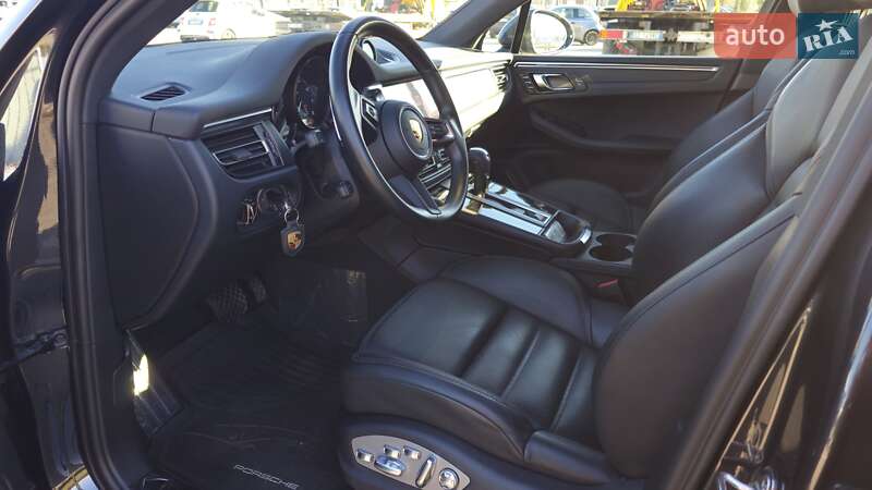 Позашляховик / Кросовер Porsche Macan 2021 в Сумах