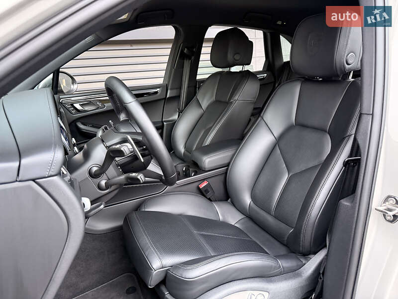 Позашляховик / Кросовер Porsche Macan 2022 в Києві