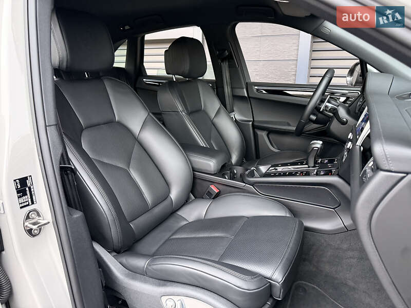 Позашляховик / Кросовер Porsche Macan 2022 в Києві