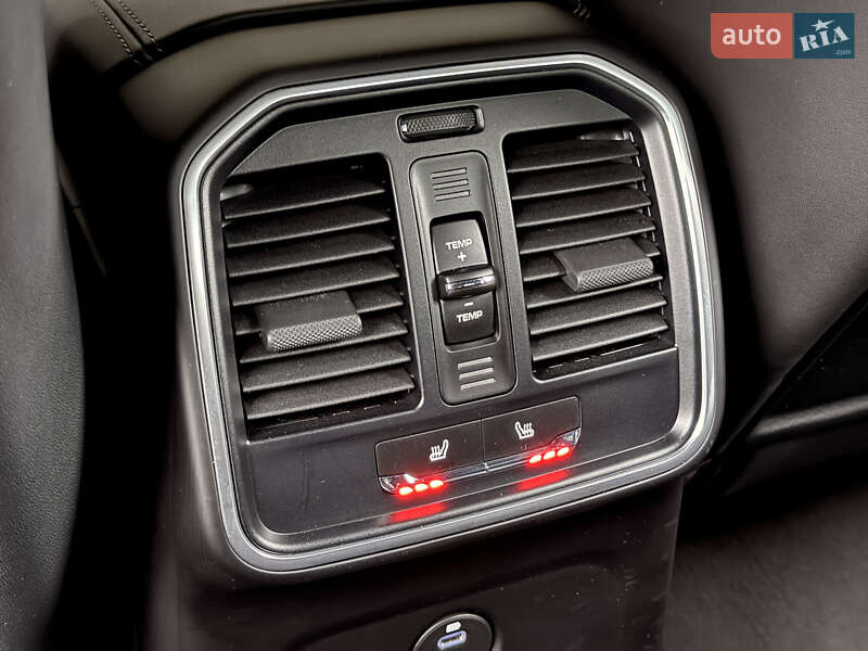 Позашляховик / Кросовер Porsche Macan 2022 в Києві