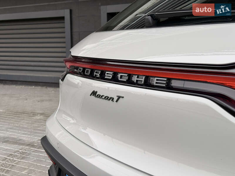 Позашляховик / Кросовер Porsche Macan 2022 в Києві