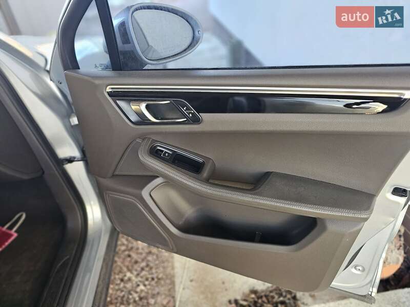 Внедорожник / Кроссовер Porsche Macan 2017 в Трускавце