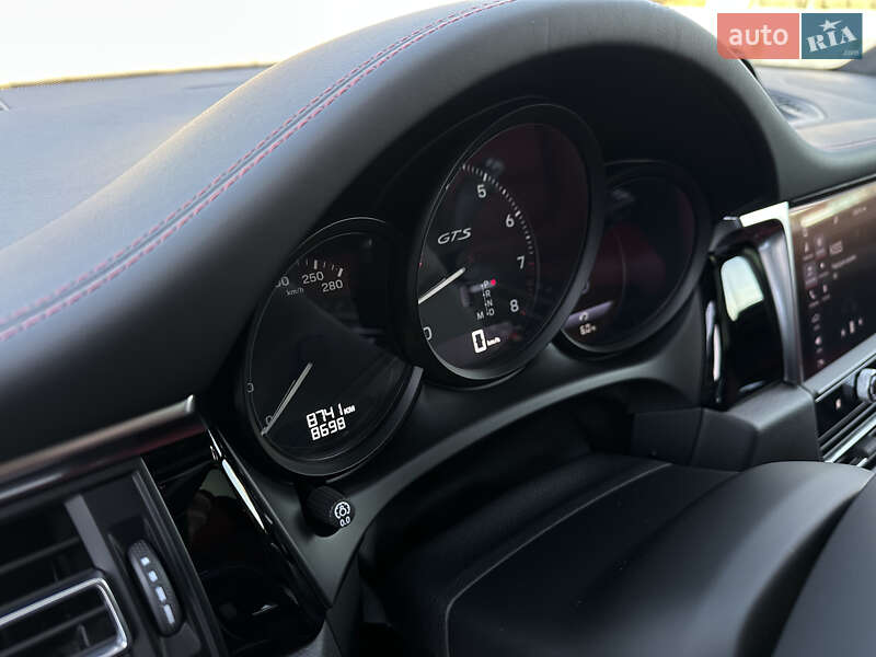 Позашляховик / Кросовер Porsche Macan 2024 в Львові