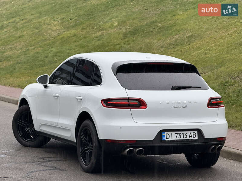 Внедорожник / Кроссовер Porsche Macan 2016 в Киеве