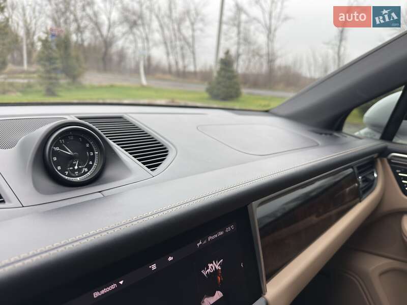 Позашляховик / Кросовер Porsche Macan 2021 в Києві