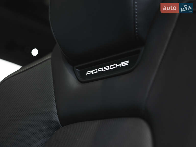 Внедорожник / Кроссовер Porsche Macan 2024 в Харькове