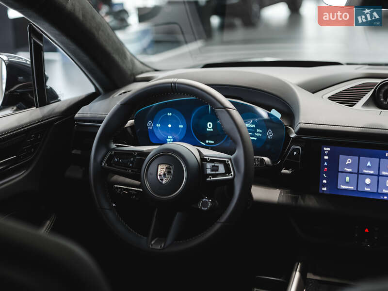 Внедорожник / Кроссовер Porsche Macan 2024 в Харькове