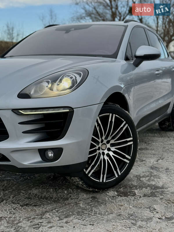 Внедорожник / Кроссовер Porsche Macan 2018 в Киеве