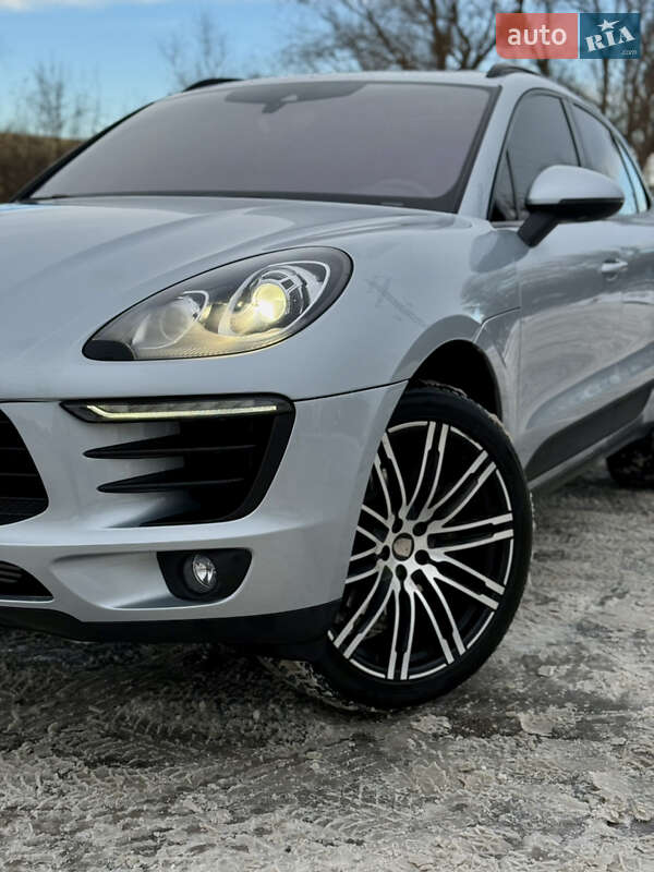 Внедорожник / Кроссовер Porsche Macan 2018 в Киеве