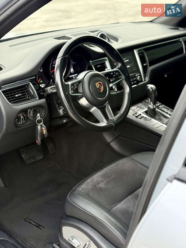 Внедорожник / Кроссовер Porsche Macan 2018 в Киеве