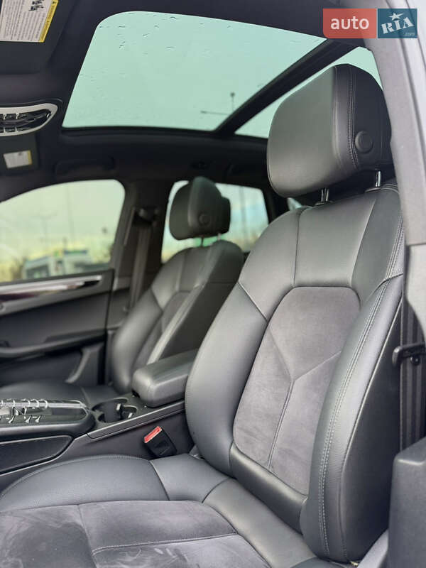 Внедорожник / Кроссовер Porsche Macan 2018 в Киеве