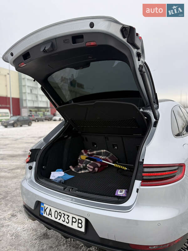 Внедорожник / Кроссовер Porsche Macan 2018 в Киеве