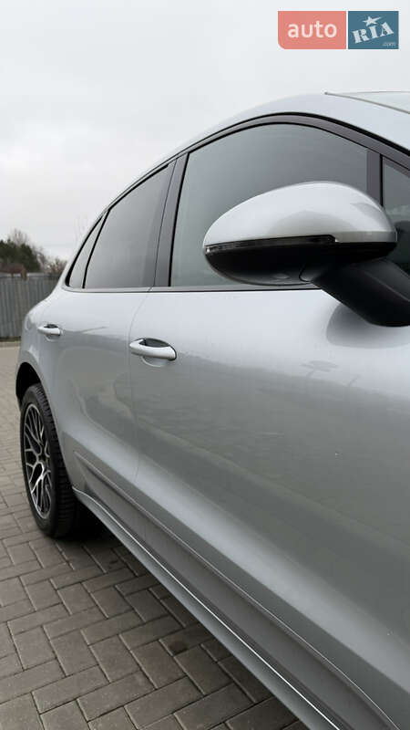 Внедорожник / Кроссовер Porsche Macan 2015 в Черновцах