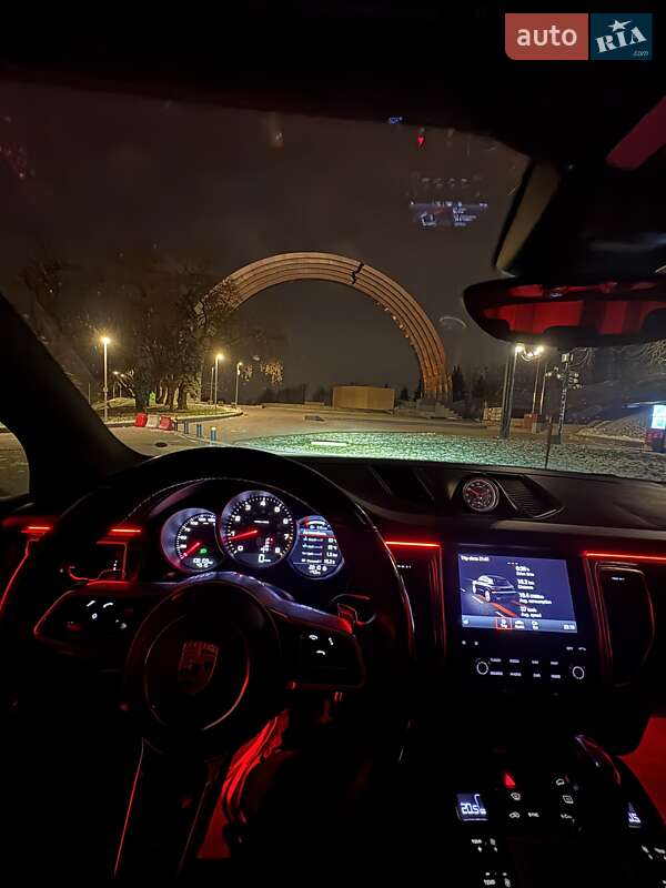 Внедорожник / Кроссовер Porsche Macan 2018 в Киеве