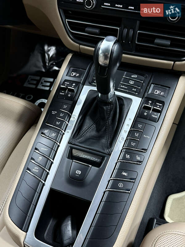 Внедорожник / Кроссовер Porsche Macan 2020 в Одессе