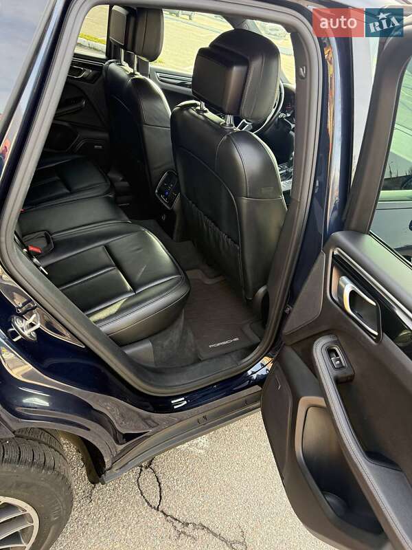 Внедорожник / Кроссовер Porsche Macan 2018 в Киеве фото 13 Внедорожник / Кроссовер Porsche Macan 2018 в Киеве