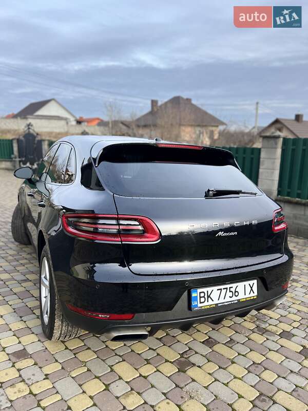 Внедорожник / Кроссовер Porsche Macan 2016 в Киеве