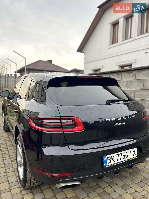 Внедорожник / Кроссовер Porsche Macan 2016 в Киеве