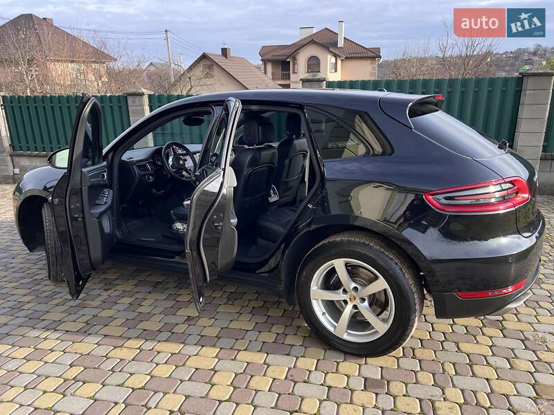 Внедорожник / Кроссовер Porsche Macan 2016 в Киеве