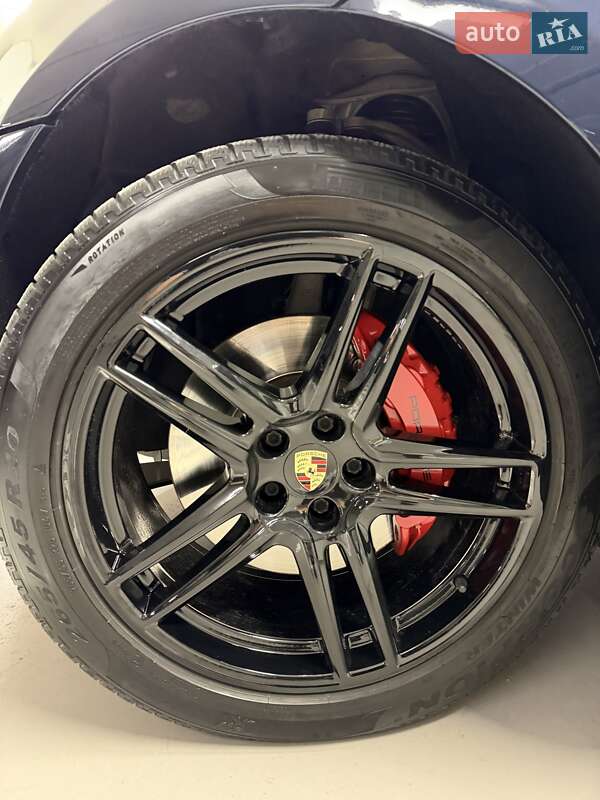 Внедорожник / Кроссовер Porsche Macan 2021 в Киеве