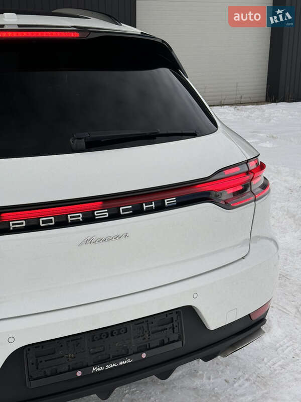 Внедорожник / Кроссовер Porsche Macan 2021 в Киеве