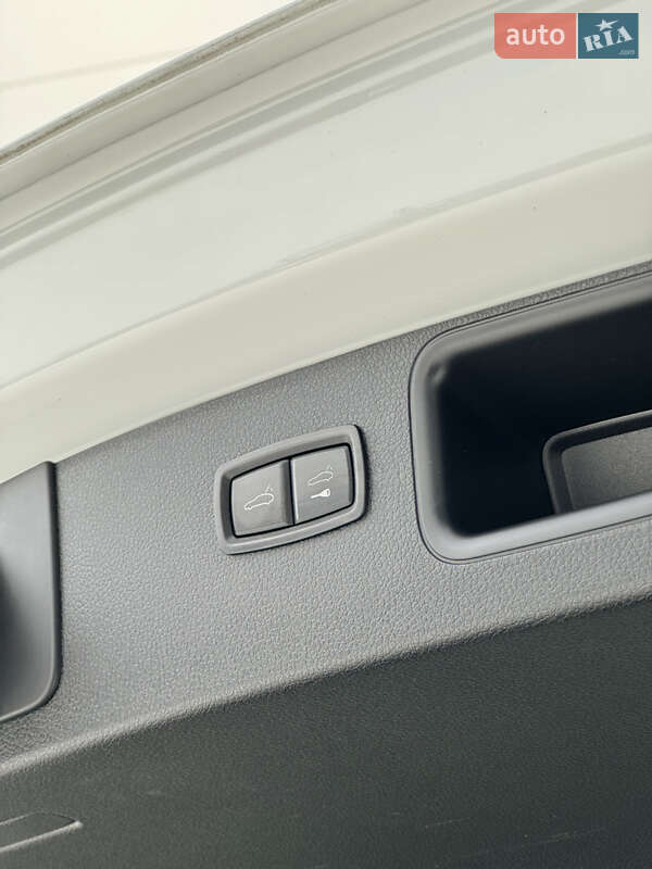 Внедорожник / Кроссовер Porsche Macan 2021 в Киеве