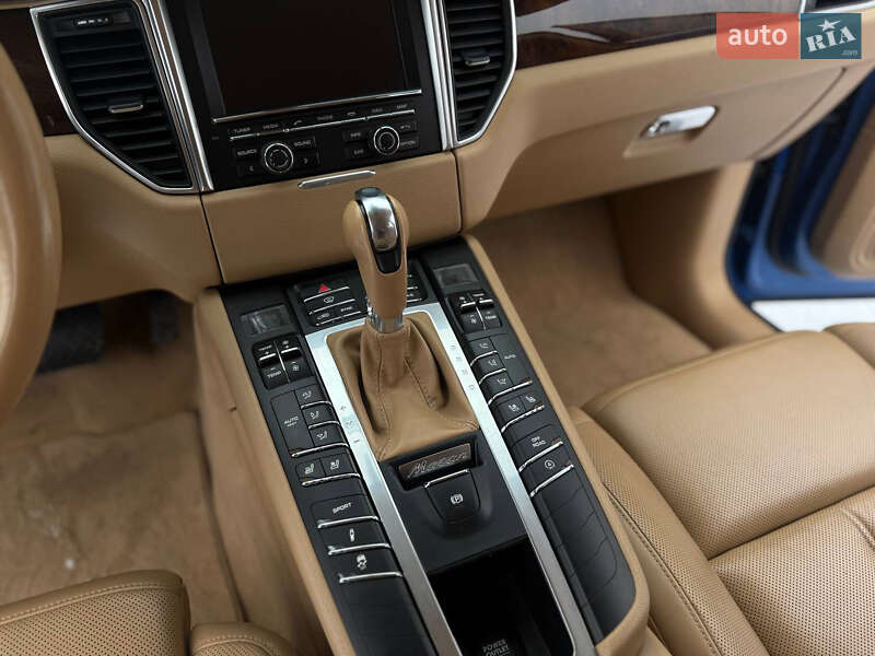 Внедорожник / Кроссовер Porsche Macan 2014 в Киеве