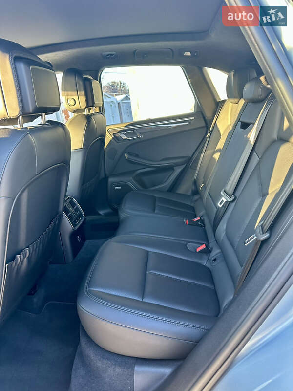 Внедорожник / Кроссовер Porsche Macan 2022 в Киеве