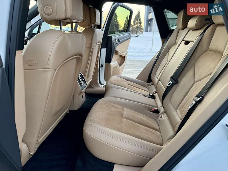 Внедорожник / Кроссовер Porsche Macan 2017 в Киеве