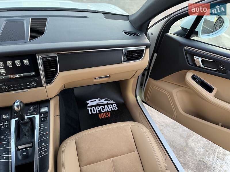 Внедорожник / Кроссовер Porsche Macan 2017 в Киеве