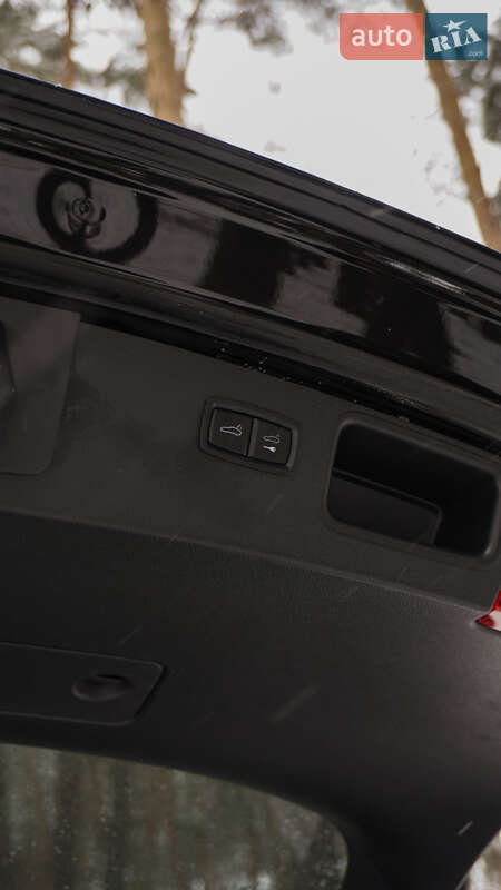 Внедорожник / Кроссовер Porsche Macan 2015 в Киеве