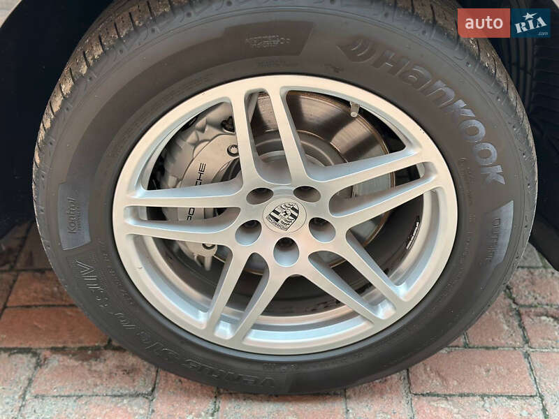 Внедорожник / Кроссовер Porsche Macan 2017 в Киеве