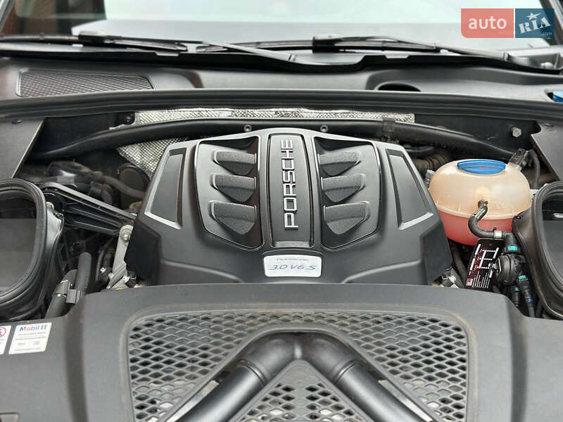 Внедорожник / Кроссовер Porsche Macan 2017 в Киеве