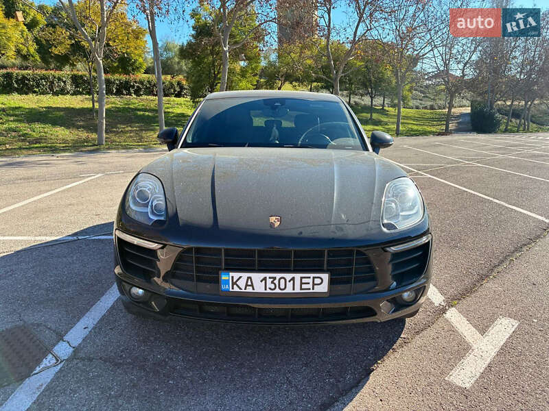 Внедорожник / Кроссовер Porsche Macan 2016 в Киеве