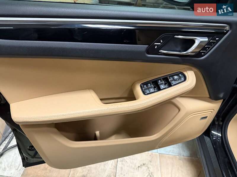 Позашляховик / Кросовер Porsche Macan 2016 в Києві фото 22 Позашляховик / Кросовер Porsche Macan 2016 в Києві