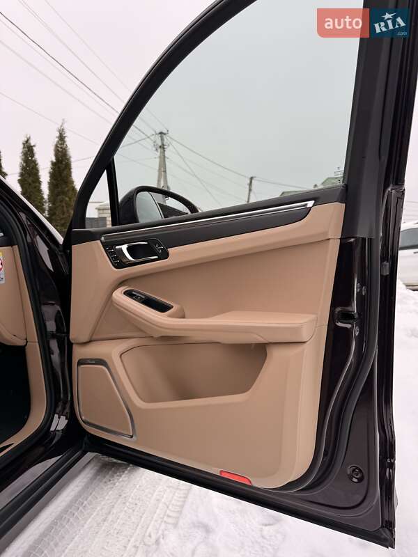 Внедорожник / Кроссовер Porsche Macan 2023 в Черновцах