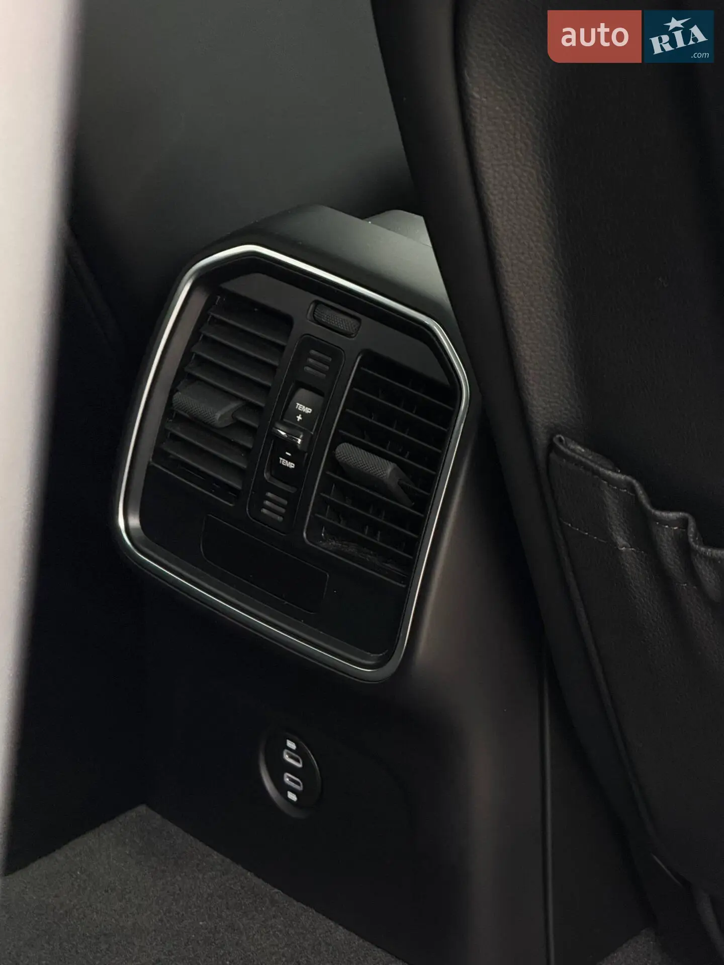 2021 Porsche Macan - мініатюра 10