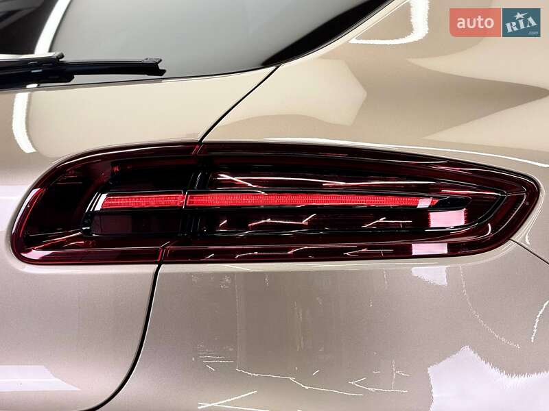 Внедорожник / Кроссовер Porsche Macan 2016 в Киеве