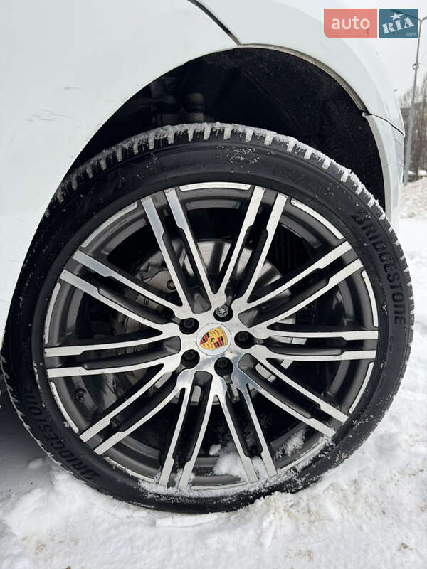 Внедорожник / Кроссовер Porsche Macan 2018 в Киеве фото 13 Внедорожник / Кроссовер Porsche Macan 2018 в Киеве