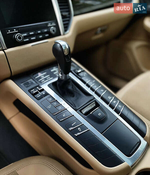 Внедорожник / Кроссовер Porsche Macan 2016 в Одессе