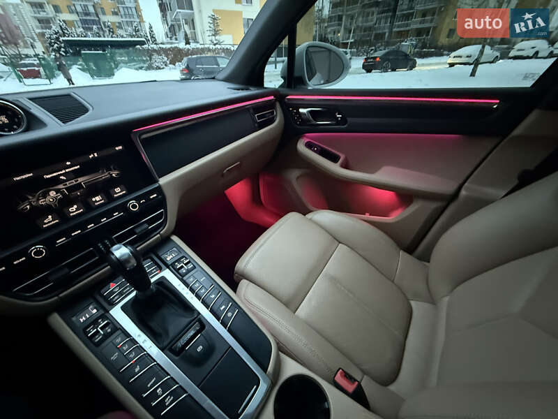 Внедорожник / Кроссовер Porsche Macan 2020 в Киеве