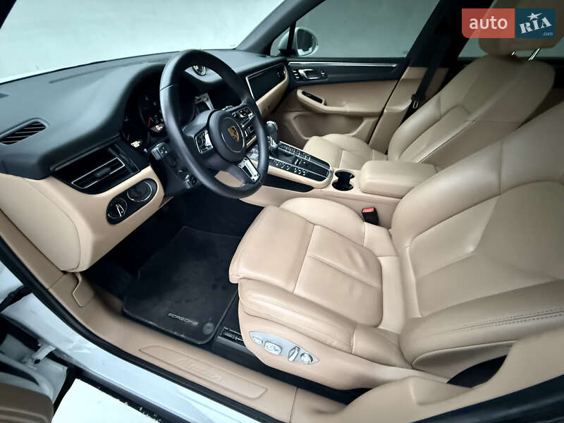 Внедорожник / Кроссовер Porsche Macan 2020 в Киеве