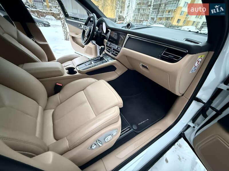 Внедорожник / Кроссовер Porsche Macan 2020 в Киеве