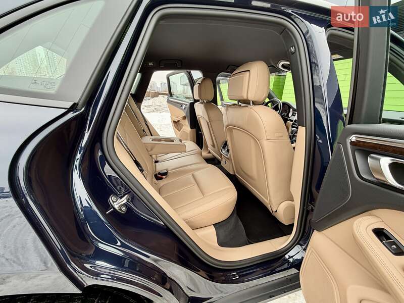 Внедорожник / Кроссовер Porsche Macan 2021 в Киеве