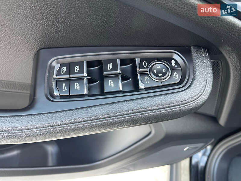 Внедорожник / Кроссовер Porsche Macan 2018 в Киеве