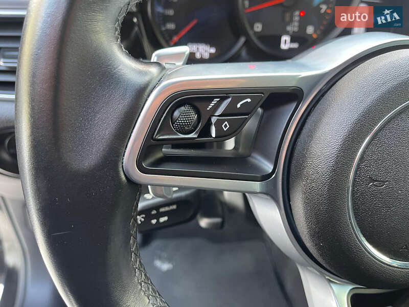 Внедорожник / Кроссовер Porsche Macan 2018 в Киеве