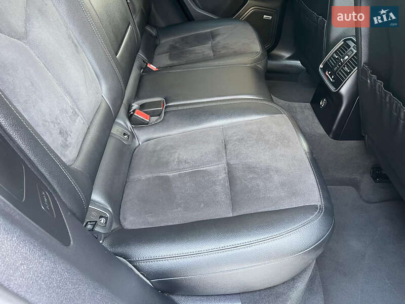 Внедорожник / Кроссовер Porsche Macan 2018 в Киеве