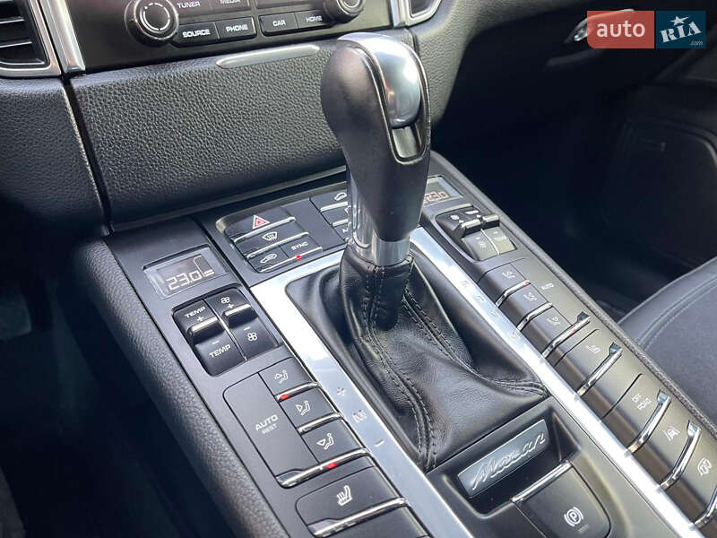 Внедорожник / Кроссовер Porsche Macan 2018 в Киеве