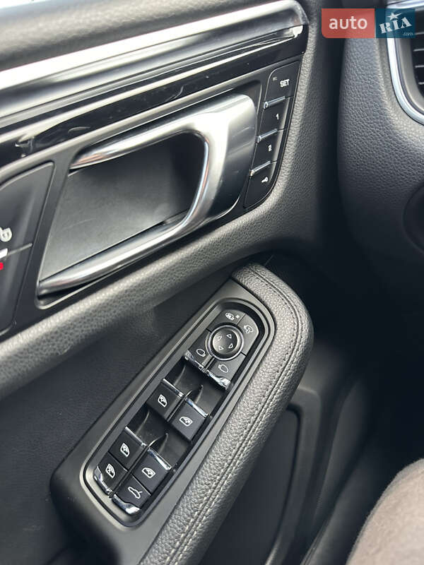 Позашляховик / Кросовер Porsche Macan 2018 в Тернополі